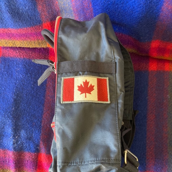 Red Canoe RCAF Backpack Navy adjustable straps - Picture 4 of 4
